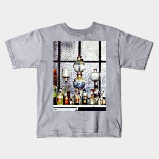 Chemists - Laboratory Glassware Kids T-Shirt